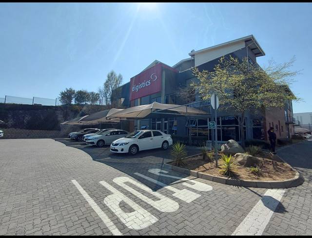 2,002M² OFFICE TO LET IN WATERFALL